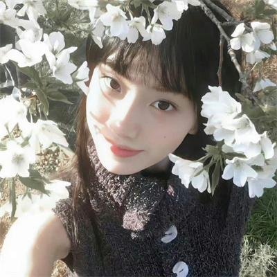 在冷漠的他怀里撒个娇